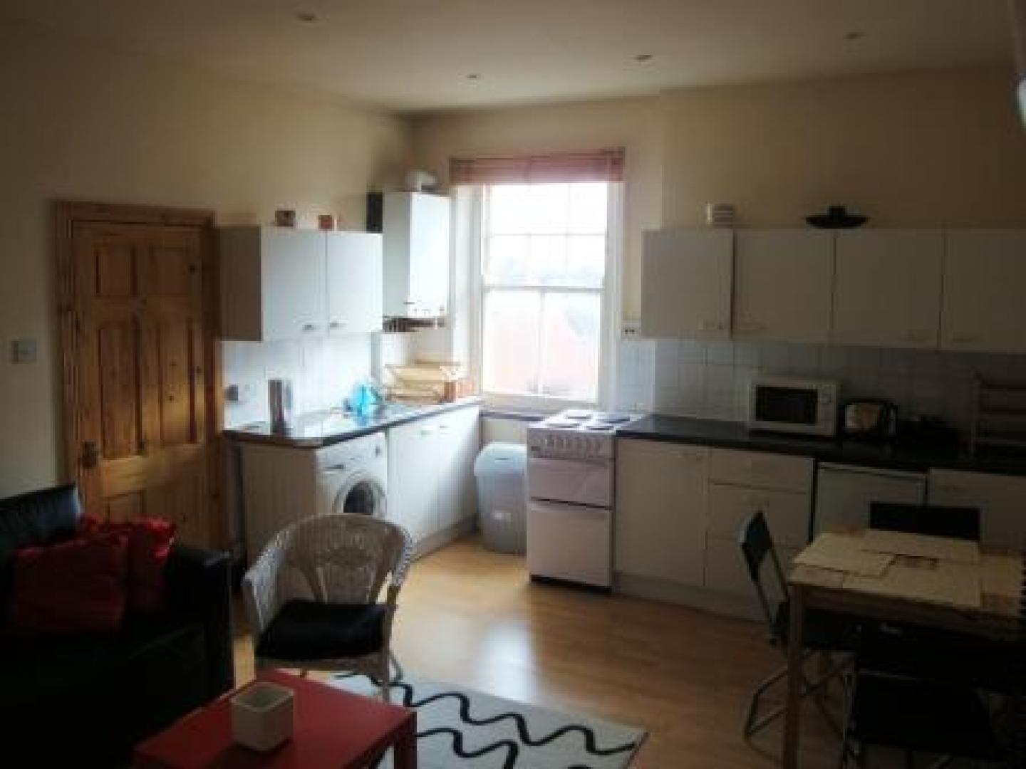 			2 Bedroom, 1 bath, 1 reception Flat			 Salusbury Road, QUEENS PARK